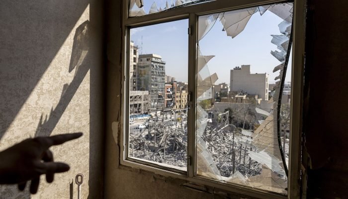 Danos no Irã: quase 140 mil edifícios afetados por ataques aéreos