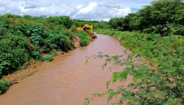 Chuvas intensas causam sangramento de açude em Araripina