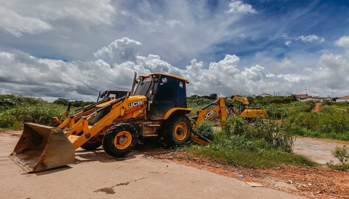 Chuvas intensas causam transbordamento de açude em Araripina