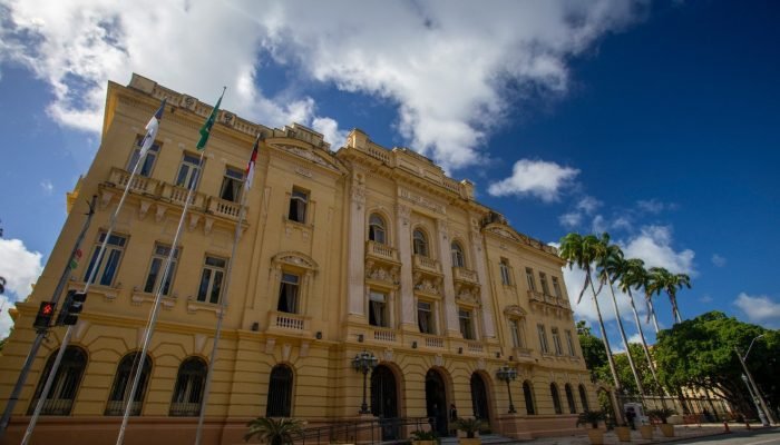 Reforma administrativa em Pernambuco traz novos líderes para secretarias