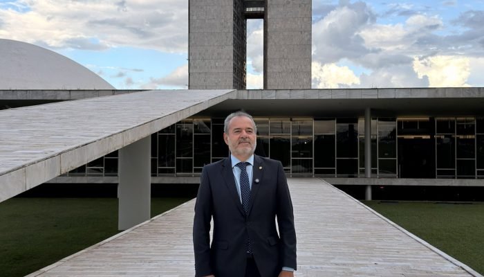 Proposta para acabar com escala 6 x 1 avança no Congresso