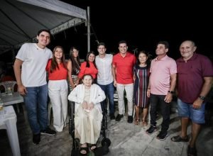 João Campos reforça alianças no Pajeú em encontro com lideranças políticas