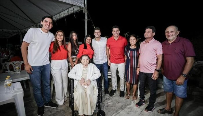 João Campos reforça alianças no Pajeú em encontro com lideranças políticas