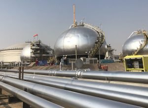 Arábia Saudita restaura oleoduto estratégico após ataques