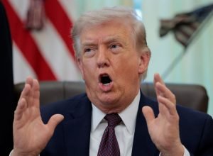 Trump destaca impasse nuclear como ponto crucial em negociações com Irã