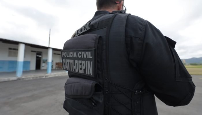 Governador da Bahia inaugura unidade de frutas e autoriza obras em rodovia