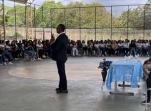 Estudantes de São José do Belmonte recebem orientação sobre cidadania e voto