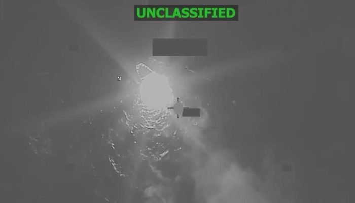 EUA realizam ataque no Pacífico e matam três suspeitos de terrorismo