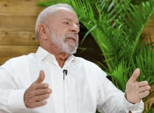 Debate sobre 'taxa das blusinhas' reacende polêmica no governo