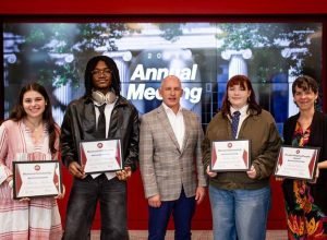 Petrolinense recebe prêmio de impacto social do MIT nos EUA