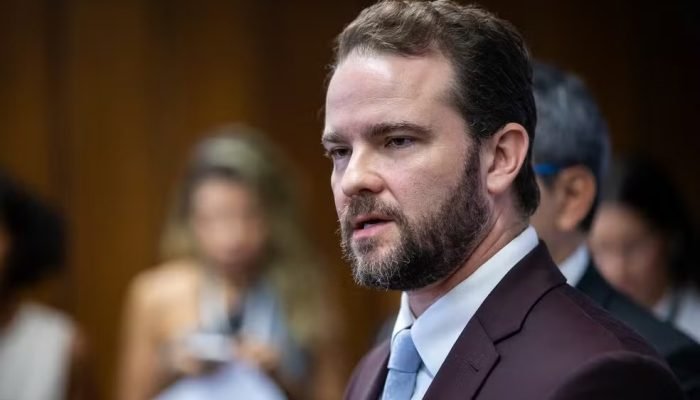 Governo permitirá uso do FGTS para quitar dívidas de brasileiros