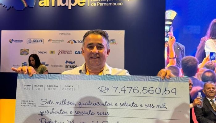 Prefeito de Sirinhaém assegura R$ 7 milhões em congresso da AMUPE