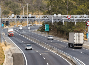 Governo suspende multas de pedágio eletrônico e permite ressarcimento