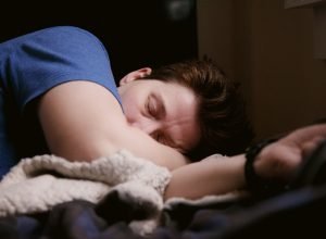 Dormir em excesso pode indicar problemas de saúde, alertam especialistas