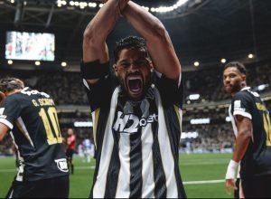 Hulk é homenageado pela torcida do Atlético após vitória sobre o Cruzeiro