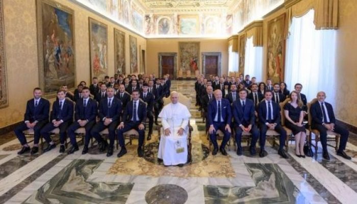 Inter de Milão goleia Lazio após encontro com Papa Leão XIV