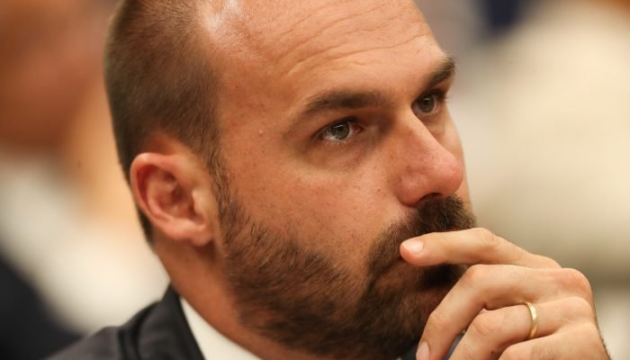 Flávio Bolsonaro critica suspensão da Lei da Dosimetria pelo STF