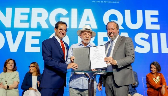 Neoenergia anuncia R$50 bilhões em investimentos com foco em Pernambuco