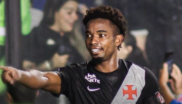 Vasco vence Athletico-pr e avança no Brasileirão