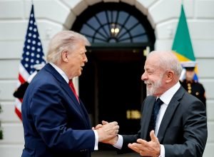 Lula é visto como fortalecido após encontro com Trump, aponta pesquisa