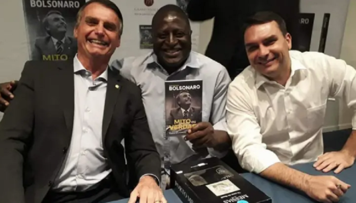 Aliado de Bolsonaro busca ação judicial contra Intercept Brasil