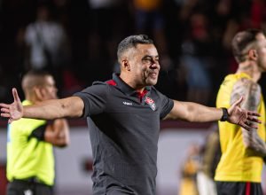 Vitória avança na Copa do Brasil e provoca Bahia após eliminação
