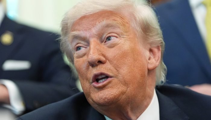 Trump alerta Irã sobre possíveis consequências em negociações