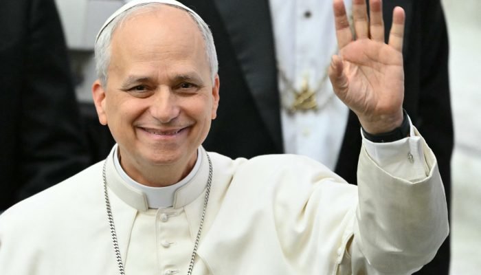 Papa Leão XIV viraliza com trend de funk nas redes sociais