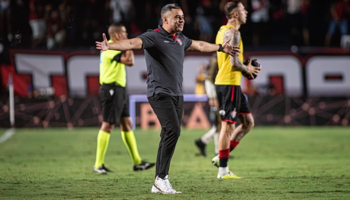 Vitória busca sequência invicta histórica sob comando de Jair Ventura
