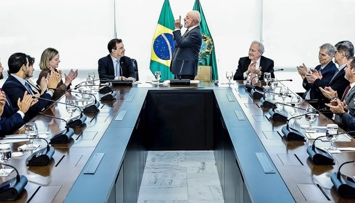 Desempenho do governo Lula é criticado em áreas prioritárias, aponta Datafolha
