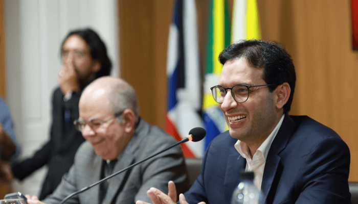 PEC para acabar com escala 6x1 avança e votação é prevista para dia 27