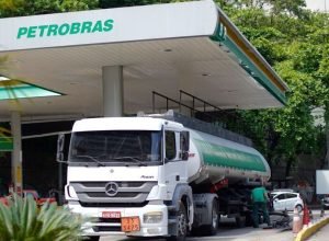 Petrobras adere à subvenção do governo para controlar preços de combustíveis