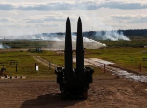 Rússia reforça presença nuclear em Belarus durante exercícios estratégicos
