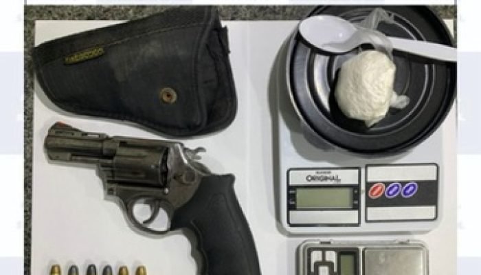 Polícia apreende arma e drogas em operação no Sertão de Pernambuco
