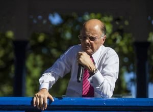 Edir Macedo enfrenta pressão para vender banco e evitar crise financeira