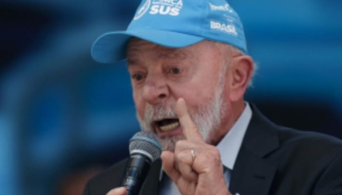 Lula inicia radioterapia no couro cabeludo após retirada de lesão