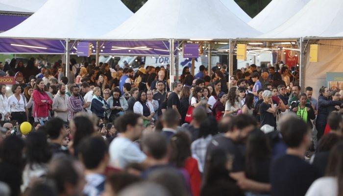 Feira do Livro 2026 em SP reúne autores e atividades culturais