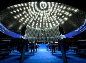 Senado avalia propostas para fim da escala 6x1
