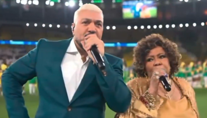 Apresentação de Belo e Alcione vira meme após execução do hino nacional