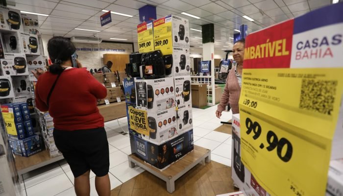 Atividade industrial no Brasil recua em maio, aponta S&P Global