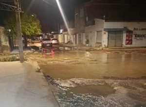 Vazamento de água causa transtornos no bairro Santa Luzia em Petrolina