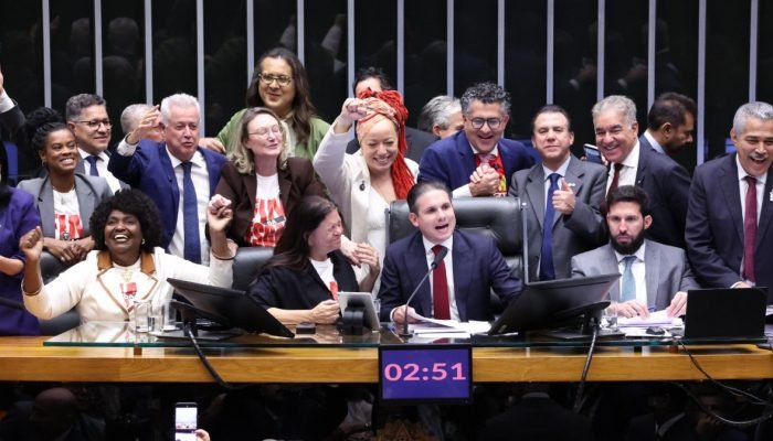 Deputados de Pernambuco apoiam redução da jornada de trabalho