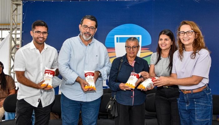 Débora Almeida destina R$ 300 mil para saúde em Cachoeirinha e apoia Programa do Leite