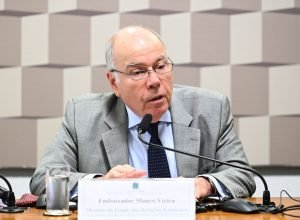 Deputado critica novas tarifas dos EUA contra o Brasil