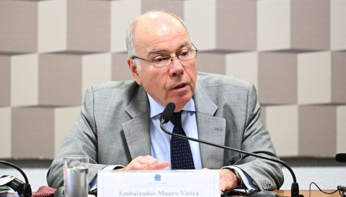 Deputado critica novas tarifas dos EUA contra o Brasil