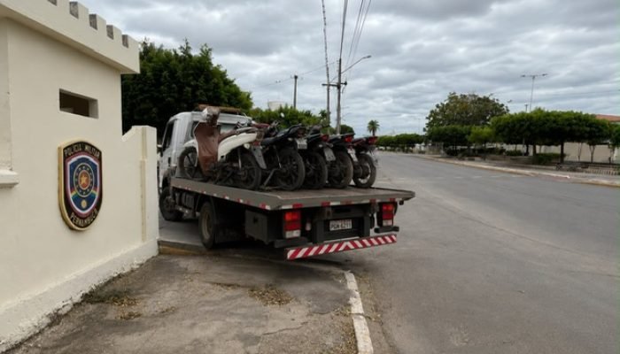 Fiscalização em Cabrobó resulta em apreensão de motocicletas irregulares