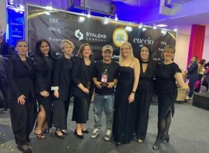 Cabroboense vence campeonato mundial de unhas com arte inspirada no cangaço