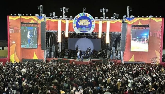 Multidão celebra segunda noite da Trezena de Santo Antônio em Abaré