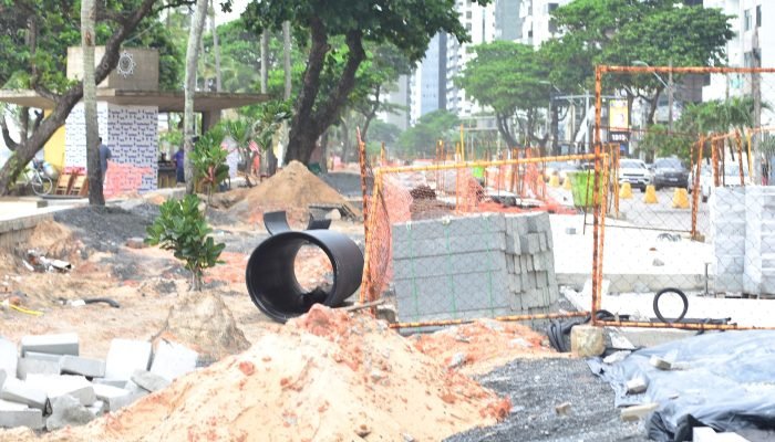 Atraso nas obras da orla de Boa Viagem gera insatisfação