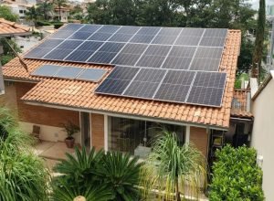 Energia solar em residências desafia gestão do sistema elétrico brasileiro